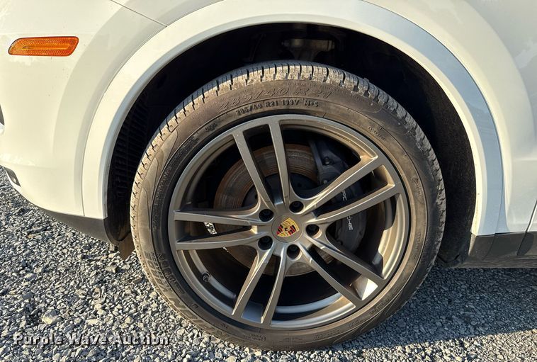 image for item EJ4645 2021 Porsche Cayenne SUV