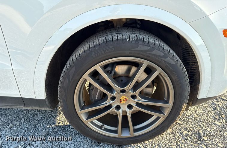image for item EJ4645 2021 Porsche Cayenne SUV