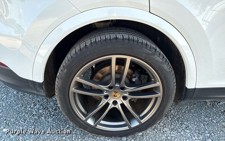 image for item EJ4645 2021 Porsche Cayenne SUV