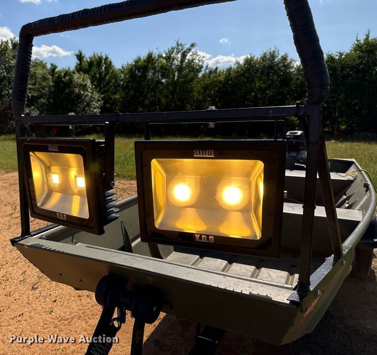 image for item EJ4648 2024 Lowe 1436L boat