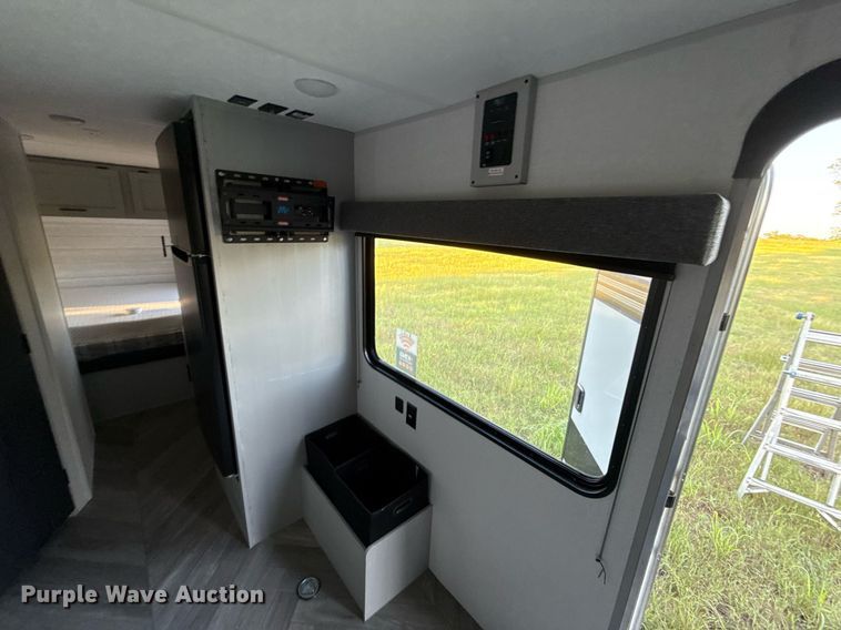 image for item EJ4649 2021 Forest River SMT181RTX camper