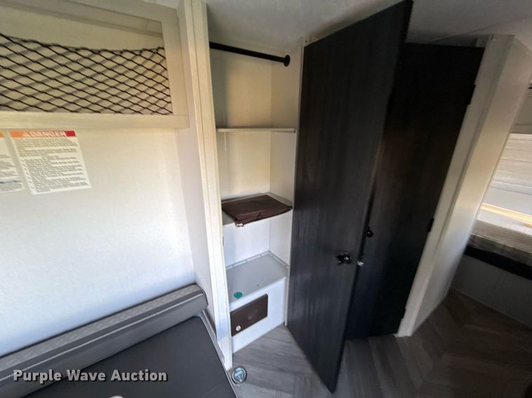 image for item EJ4649 2021 Forest River SMT181RTX camper