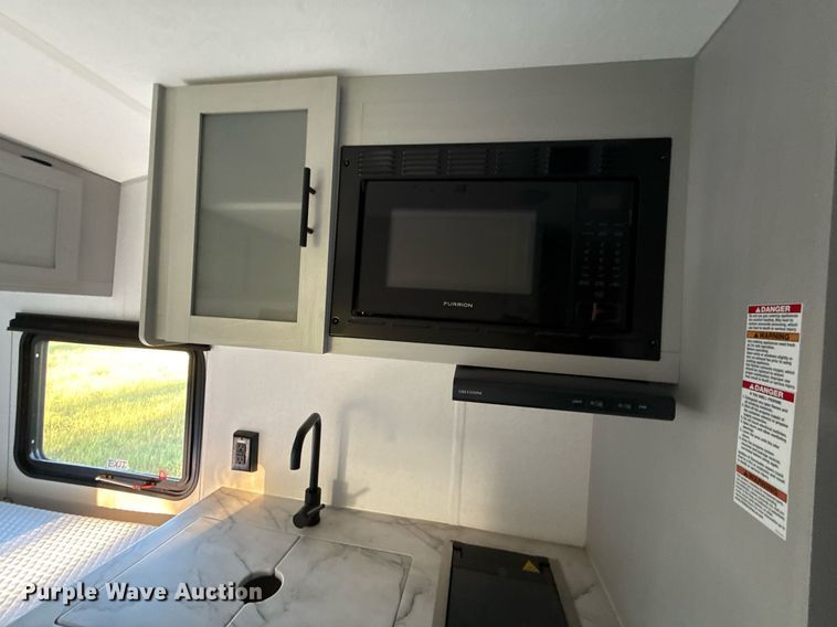 image for item EJ4649 2021 Forest River SMT181RTX camper