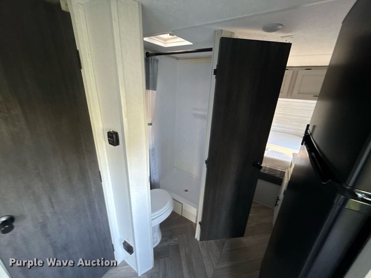 image for item EJ4649 2021 Forest River SMT181RTX camper