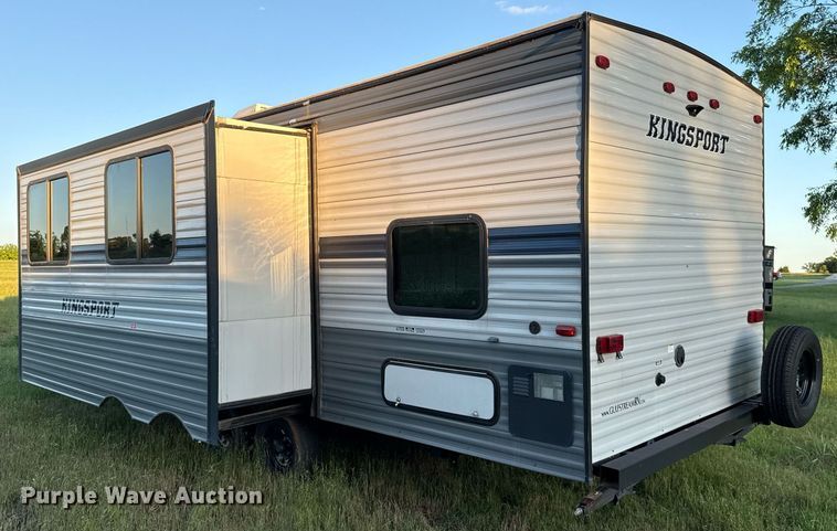 image for item EJ4650 2021 Gulf Stream Coach King Sport camper