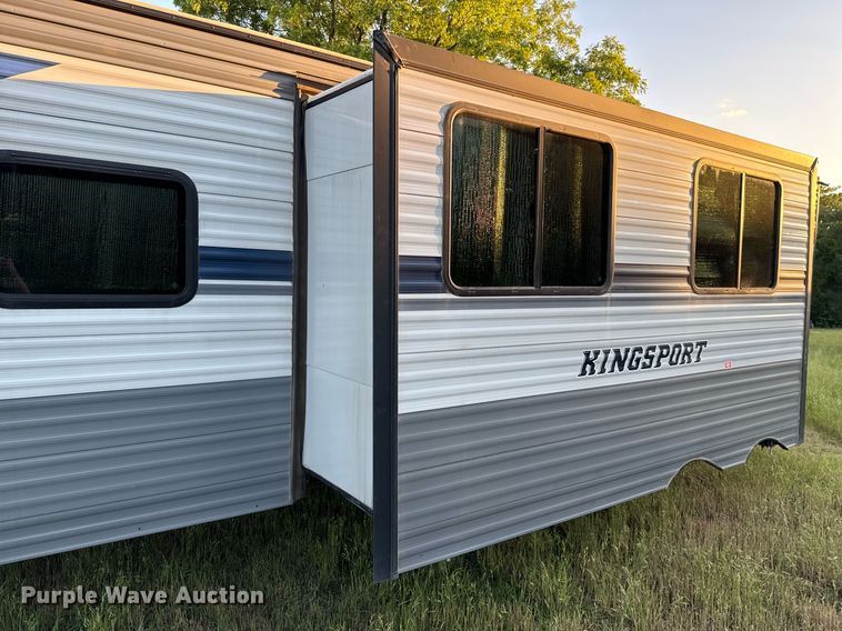 image for item EJ4650 2021 Gulf Stream Coach King Sport camper