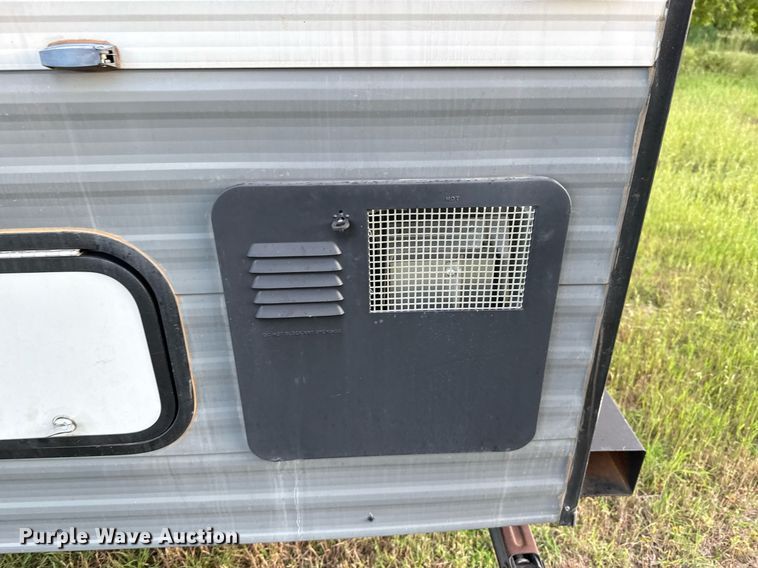 image for item EJ4650 2021 Gulf Stream Coach King Sport camper