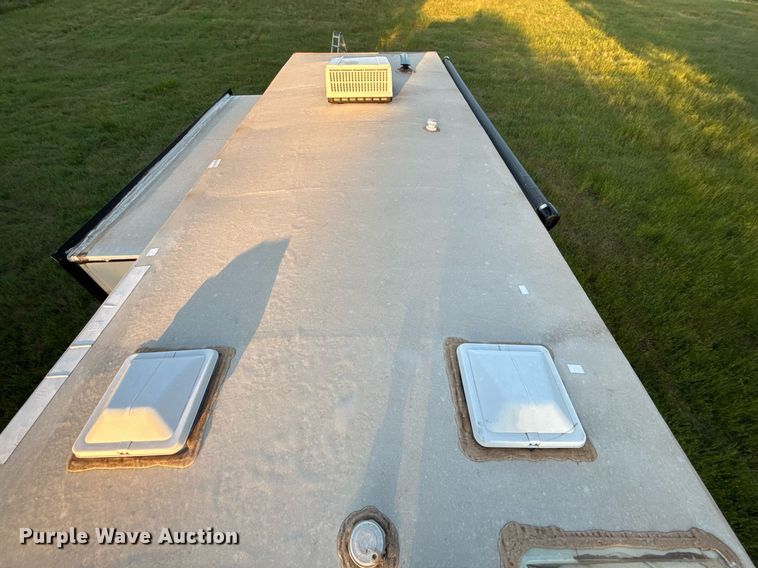 image for item EJ4650 2021 Gulf Stream Coach King Sport camper