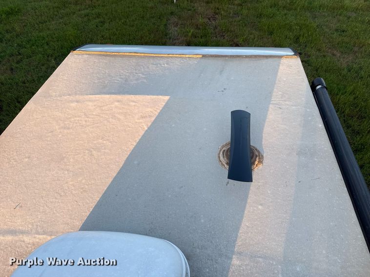 image for item EJ4650 2021 Gulf Stream Coach King Sport camper