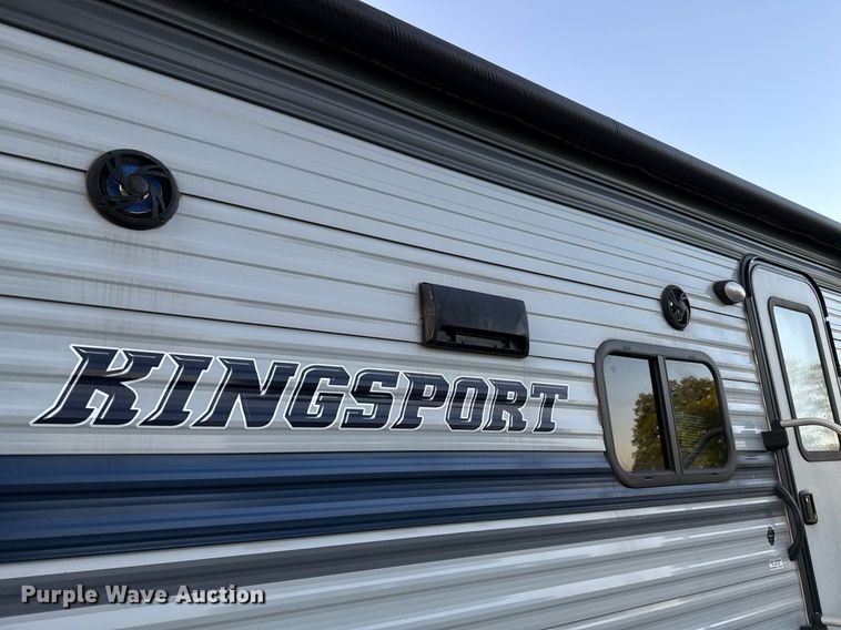 image for item EJ4650 2021 Gulf Stream Coach King Sport camper