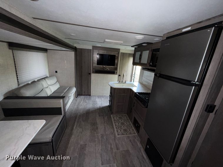 image for item EJ4650 2021 Gulf Stream Coach King Sport camper