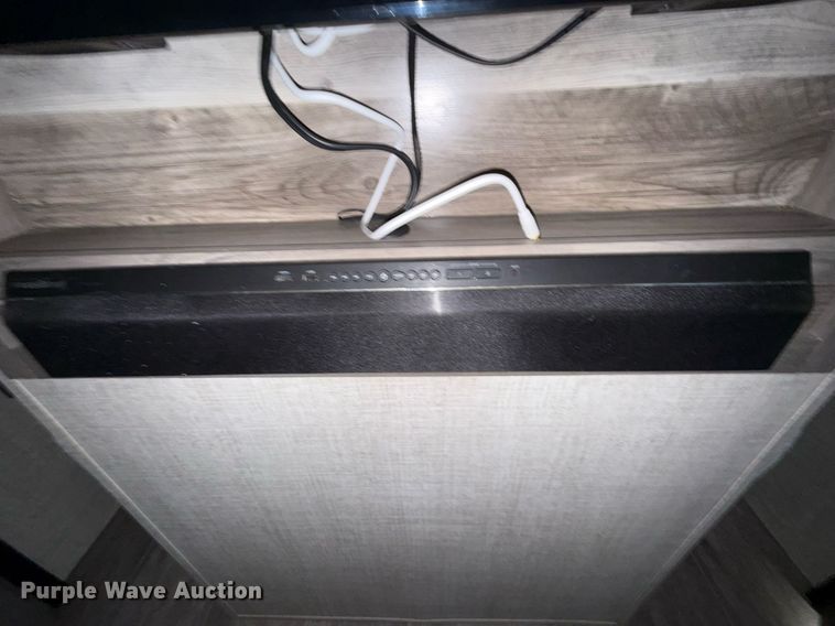 image for item EJ4650 2021 Gulf Stream Coach King Sport camper