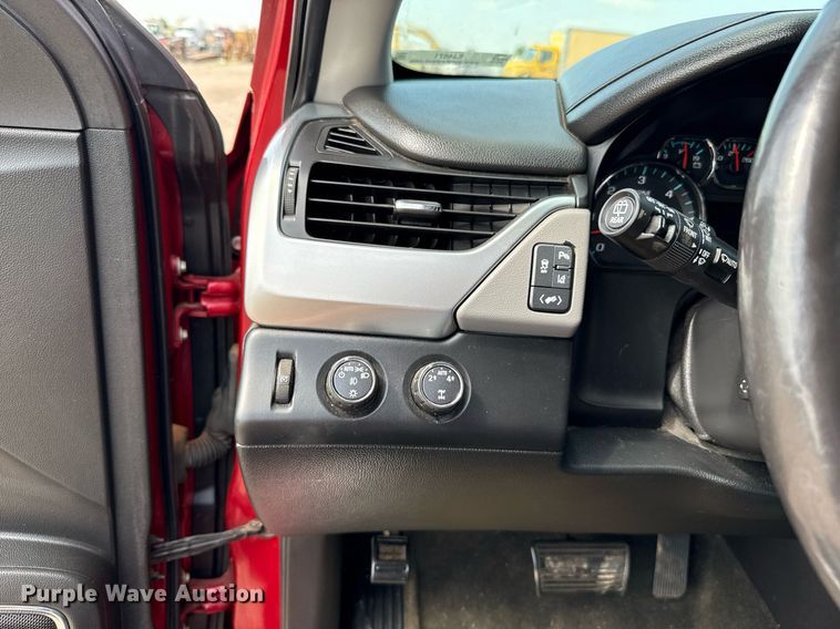 image for item EJ4671 2015 Chevrolet Suburban 1500 SUV