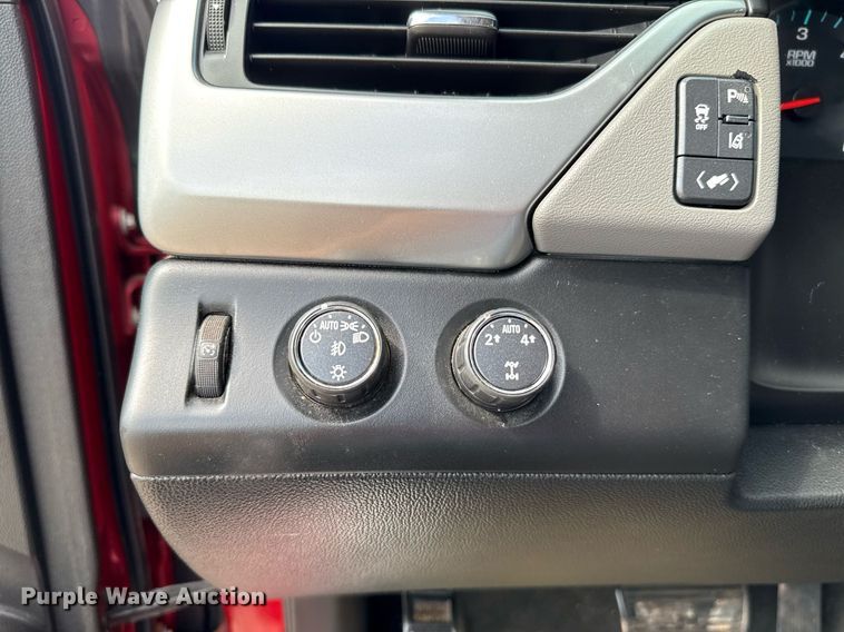 image for item EJ4671 2015 Chevrolet Suburban 1500 SUV