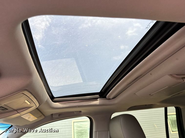 image for item EJ4671 2015 Chevrolet Suburban 1500 SUV