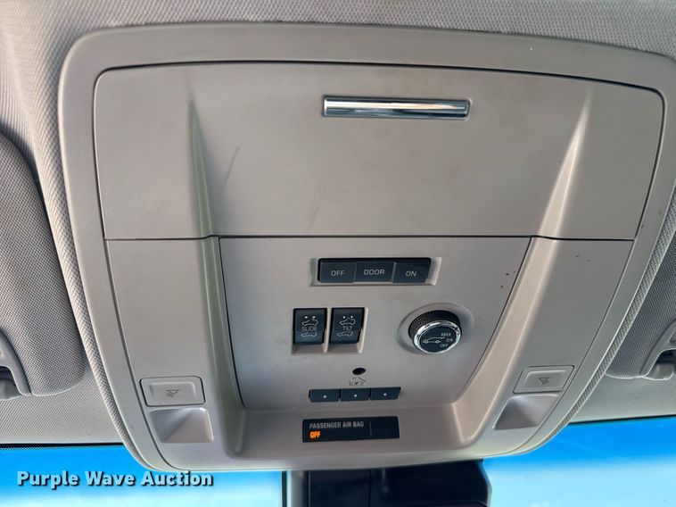 image for item EJ4671 2015 Chevrolet Suburban 1500 SUV