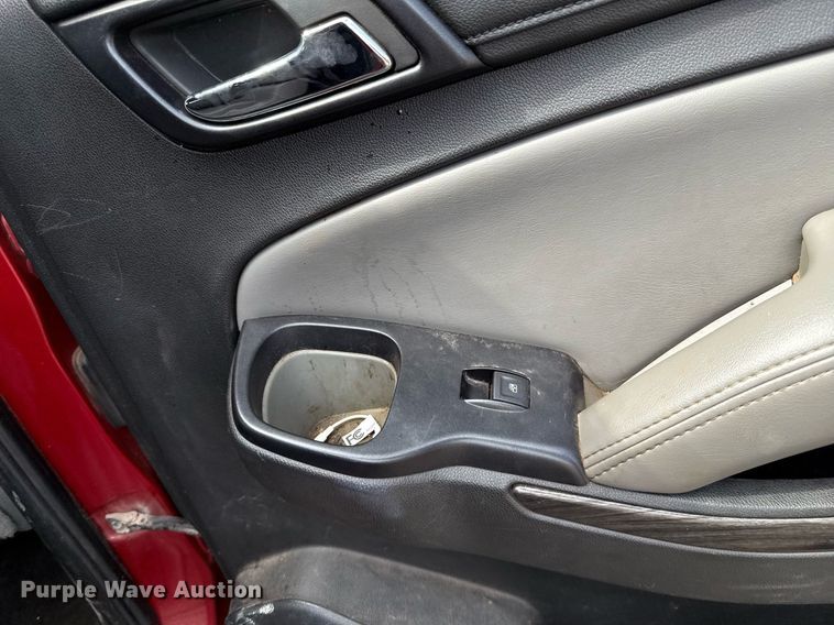 image for item EJ4671 2015 Chevrolet Suburban 1500 SUV