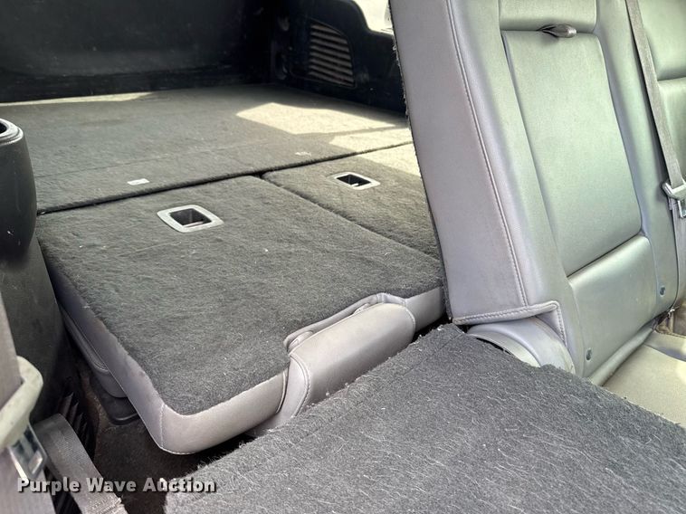 image for item EJ4671 2015 Chevrolet Suburban 1500 SUV