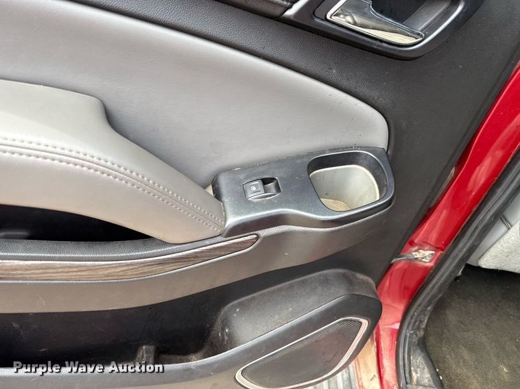 image for item EJ4671 2015 Chevrolet Suburban 1500 SUV