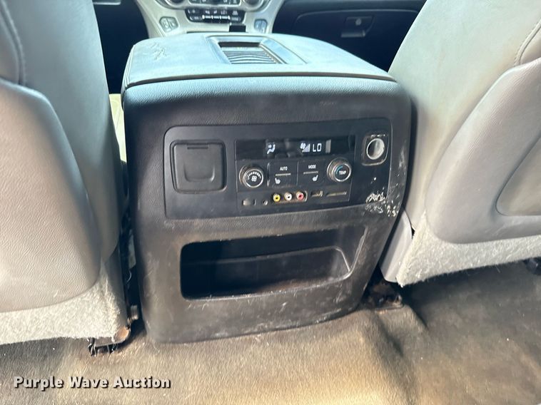 image for item EJ4671 2015 Chevrolet Suburban 1500 SUV