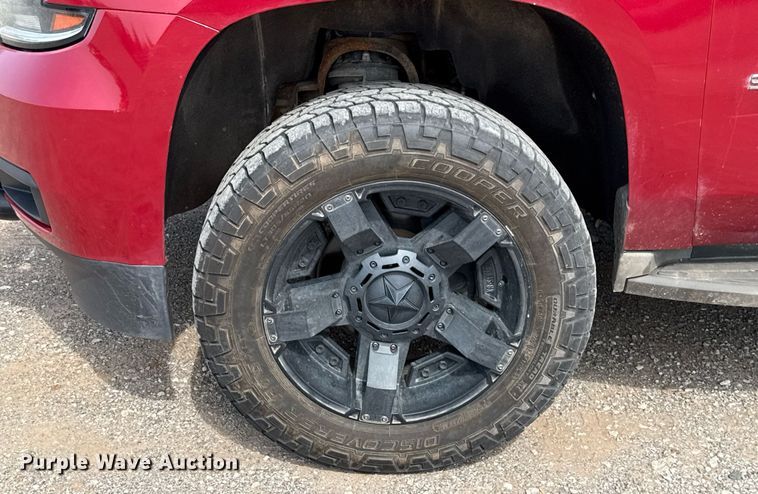 image for item EJ4671 2015 Chevrolet Suburban 1500 SUV