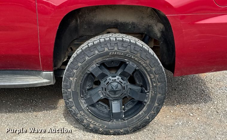 image for item EJ4671 2015 Chevrolet Suburban 1500 SUV