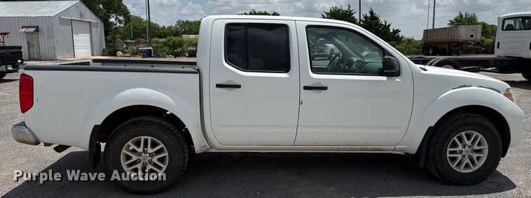 image for item EJ4675 2017 Nissan Frontier Crew Cab pickup truck