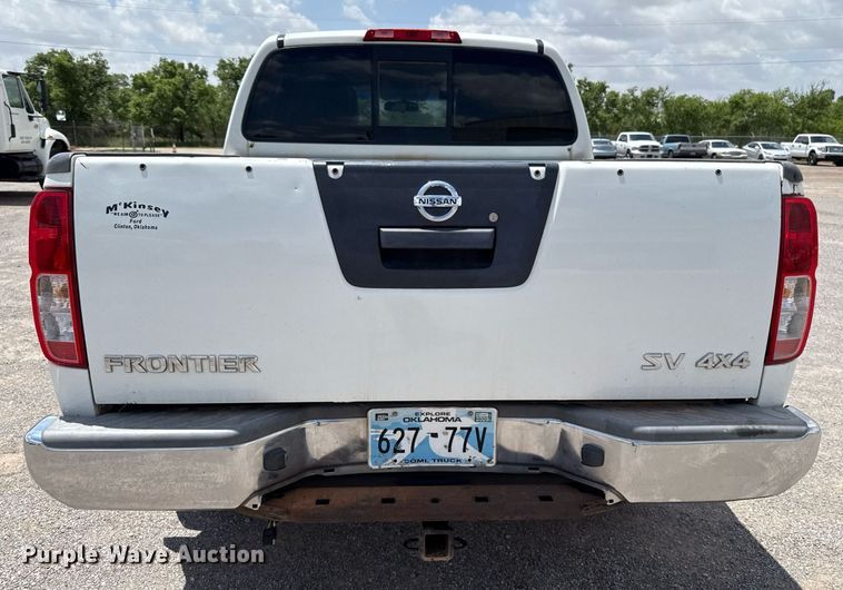 image for item EJ4675 2017 Nissan Frontier Crew Cab pickup truck