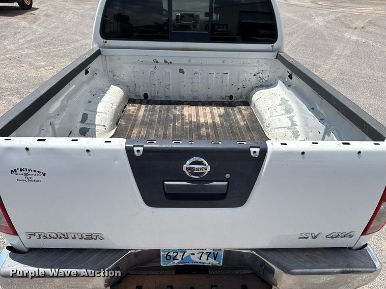 image for item EJ4675 2017 Nissan Frontier Crew Cab pickup truck