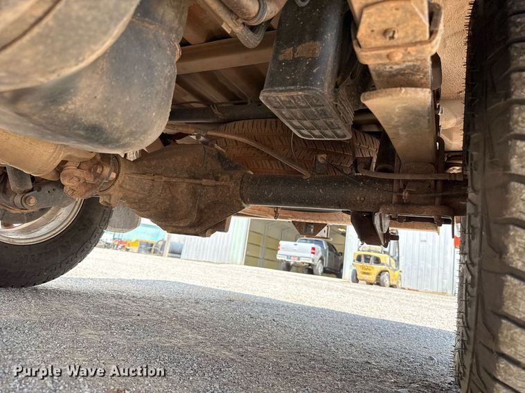 image for item EJ4675 2017 Nissan Frontier Crew Cab pickup truck