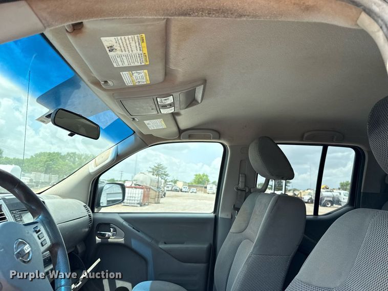 image for item EJ4675 2017 Nissan Frontier Crew Cab pickup truck