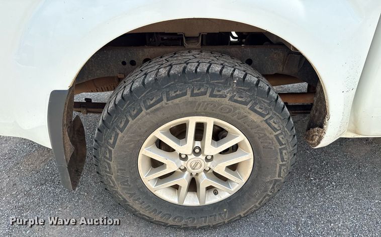 image for item EJ4675 2017 Nissan Frontier Crew Cab pickup truck