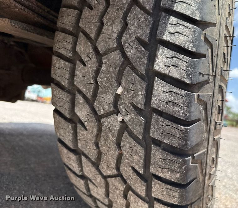 image for item EJ4675 2017 Nissan Frontier Crew Cab pickup truck