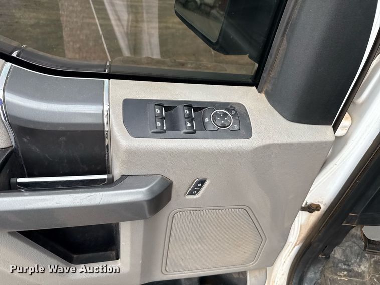 image for item EJ4678 2017 Ford F150 SuperCrew pickup truck