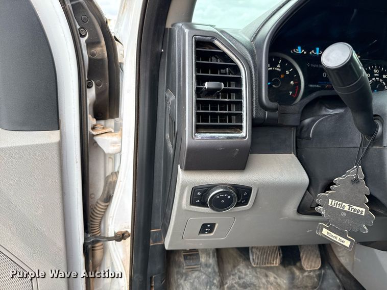 image for item EJ4678 2017 Ford F150 SuperCrew pickup truck