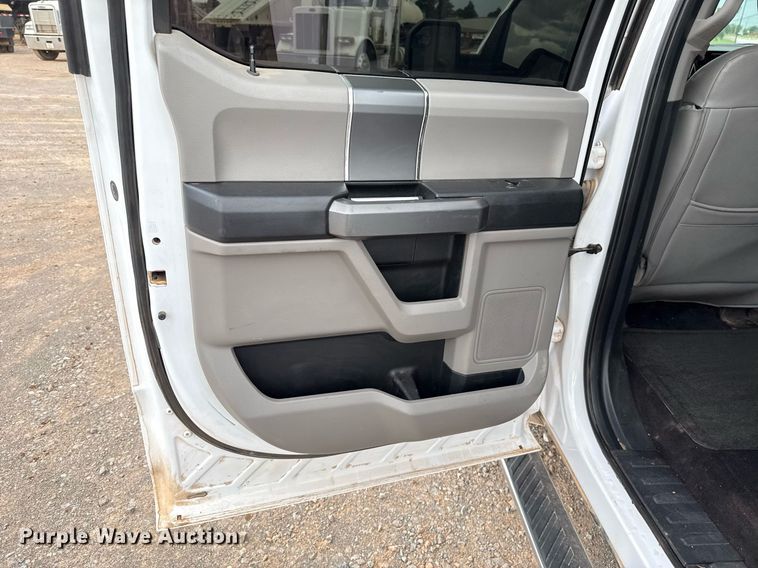 image for item EJ4678 2017 Ford F150 SuperCrew pickup truck