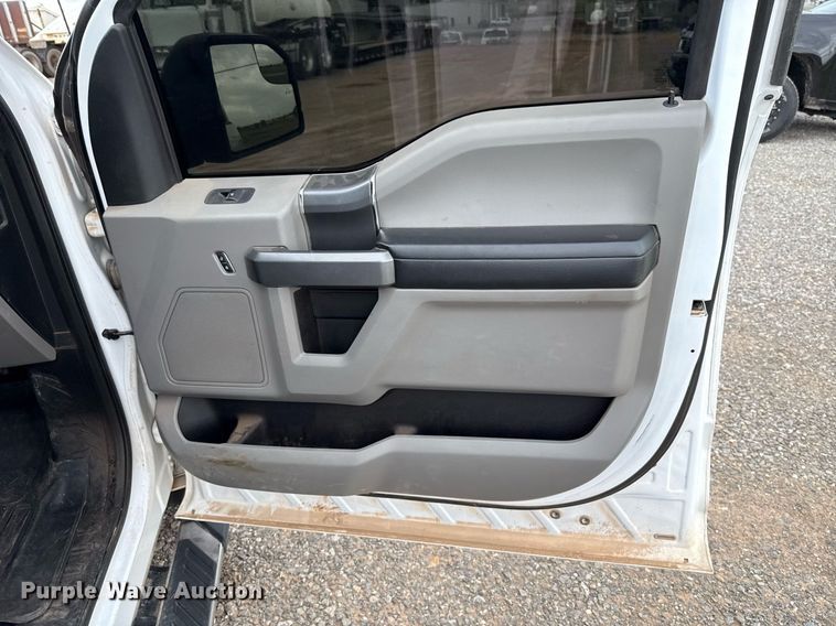 image for item EJ4678 2017 Ford F150 SuperCrew pickup truck