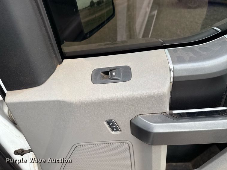 image for item EJ4678 2017 Ford F150 SuperCrew pickup truck