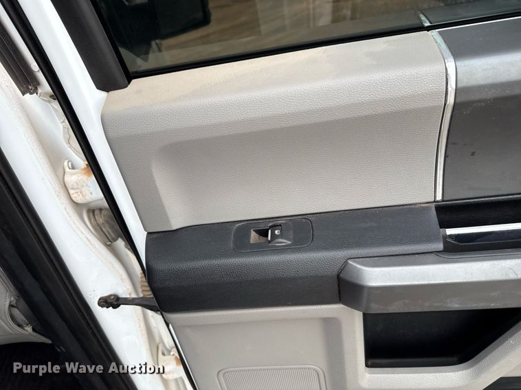 image for item EJ4678 2017 Ford F150 SuperCrew pickup truck