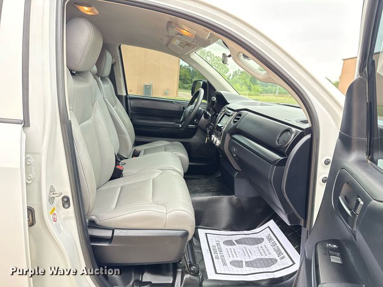 image for item EJ4679 2019 Toyota Tundra Double Cab pickup truck