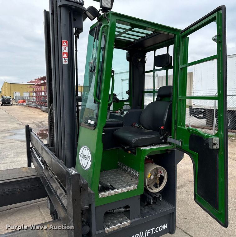 image for item EJ4681 2016 CombiLift C8000 forklift