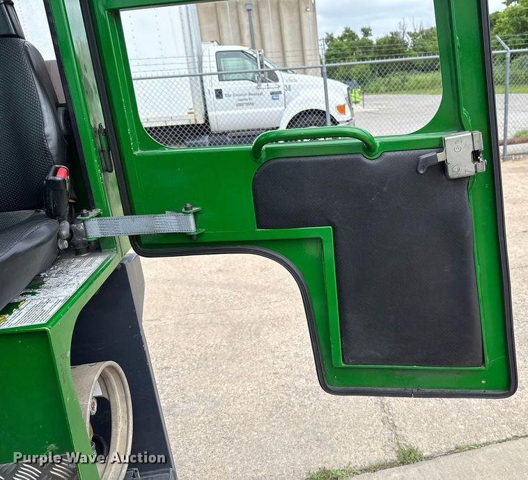 image for item EJ4681 2016 CombiLift C8000 forklift