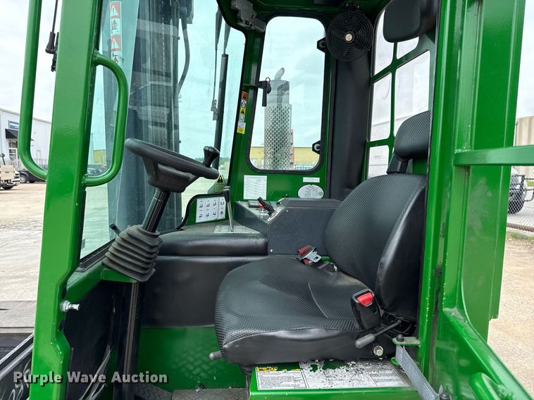 image for item EJ4681 2016 CombiLift C8000 forklift