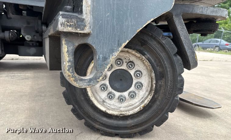 image for item EJ4681 2016 CombiLift C8000 forklift