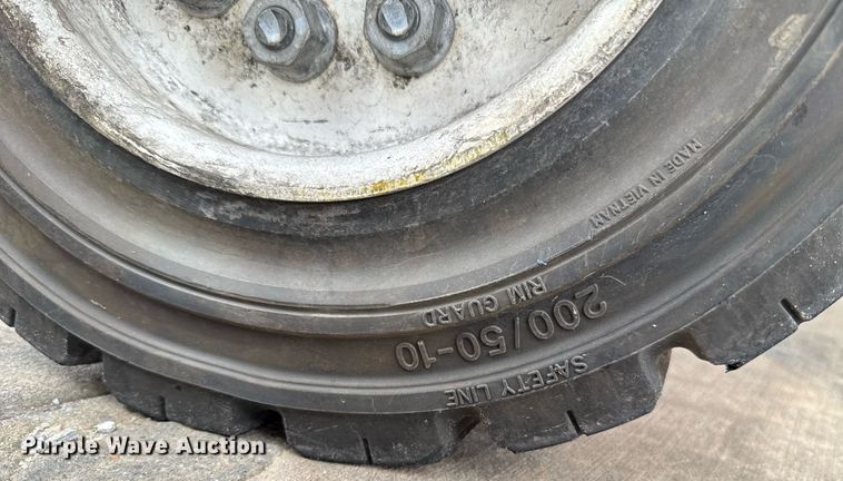 image for item EJ4681 2016 CombiLift C8000 forklift