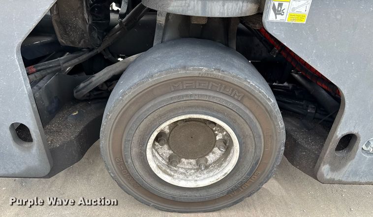 image for item EJ4681 2016 CombiLift C8000 forklift