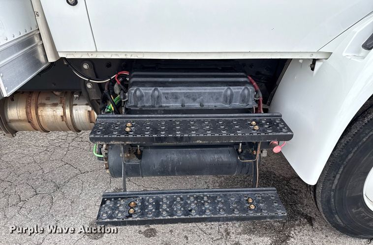 image for item EJ4683 2018 International 4300 SBA refrigerated truck