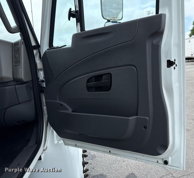 image for item EJ4683 2018 International 4300 SBA refrigerated truck