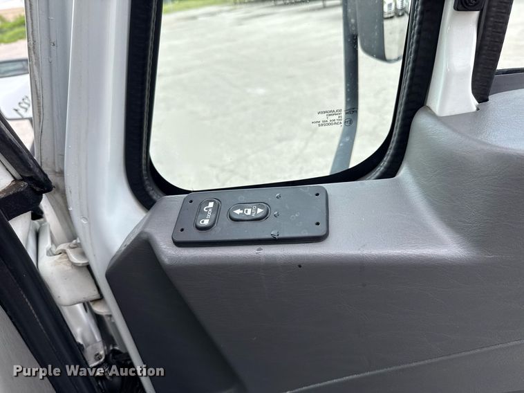 image for item EJ4683 2018 International 4300 SBA refrigerated truck