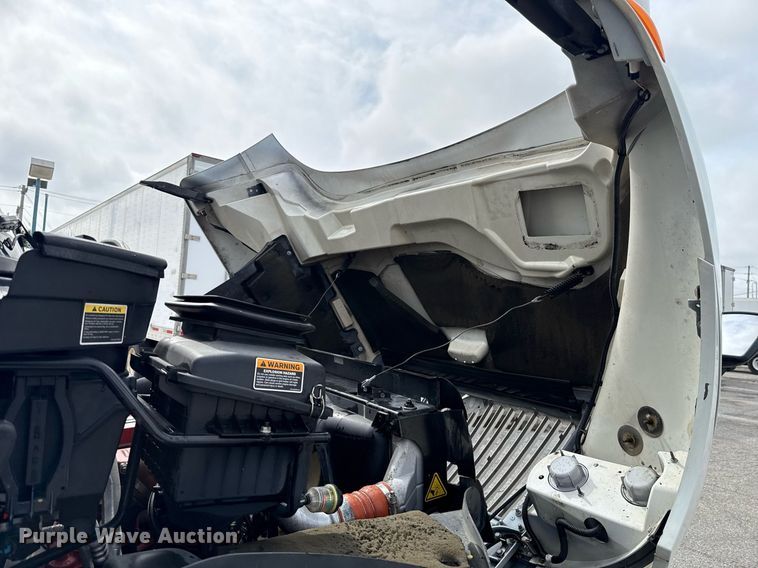 image for item EJ4683 2018 International 4300 SBA refrigerated truck